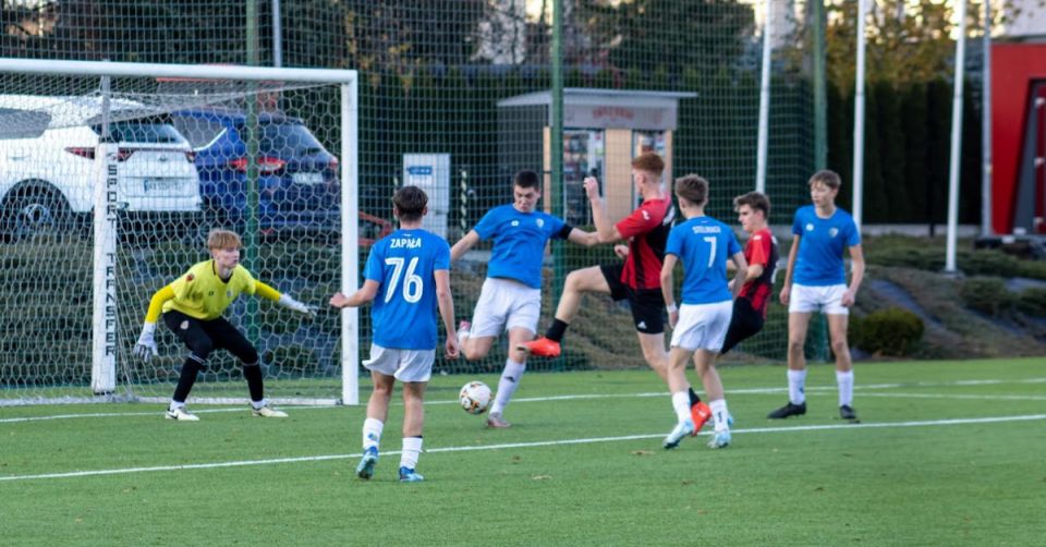 U17 (B1) : Ważne trzy punkty w wyścigu o mistrza
