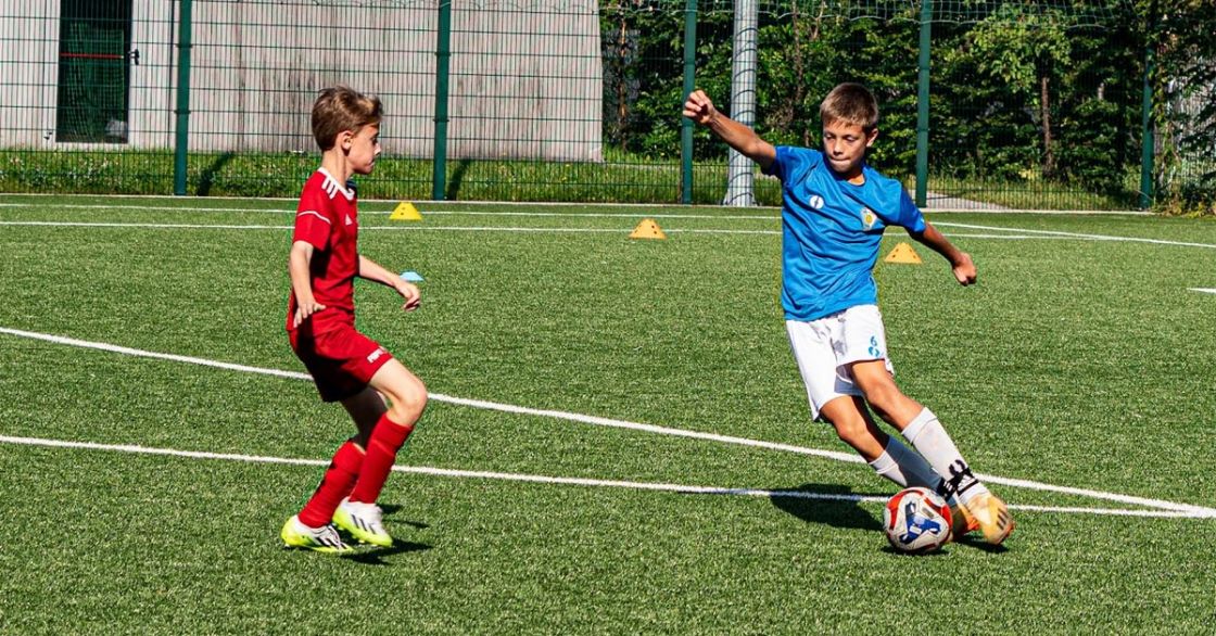 U13 zn&oacute;w wysoko