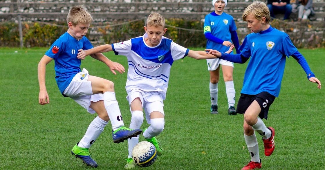 Cenna lekcja dla Kabla U12 (D2) udzielona przez Błękitnych Modlnica