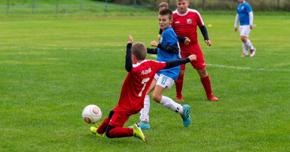 Grad goli i pewny triumf drużyny U12