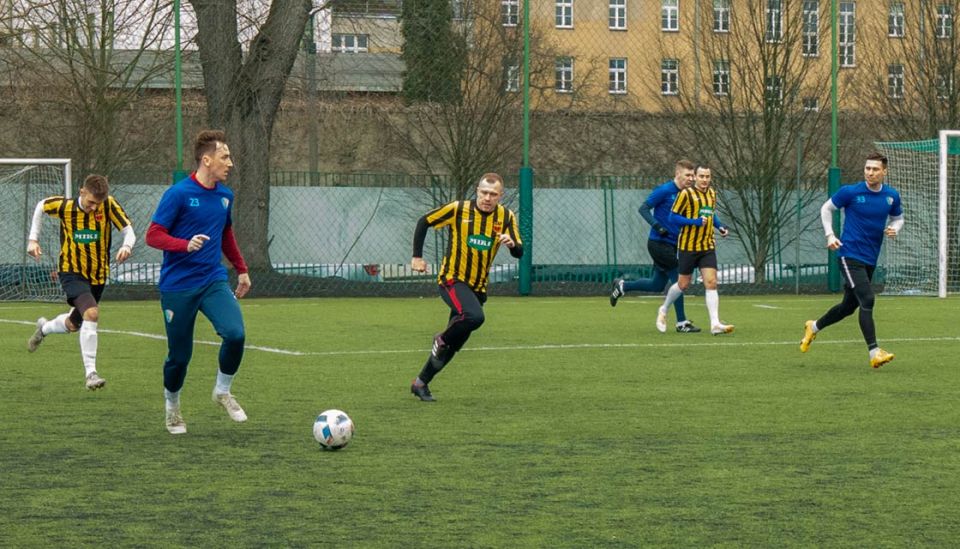 Kabel remisuje ze Strażakiem