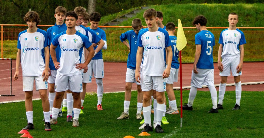 U15 (C1): Pierwsza porażka w sezonie po wyr&oacute;wnanym starciu