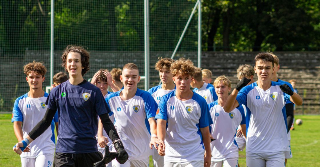 U17 (B1): Juniorzy się nie zatrzymują! Urban broni dwa karne!