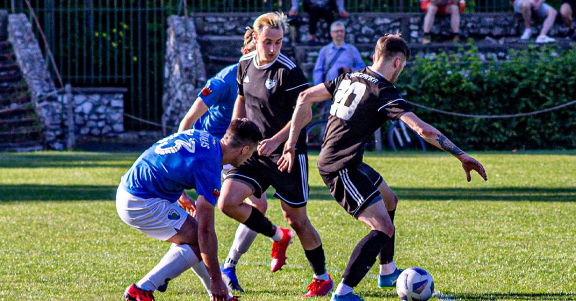 Porażka w ostatnim domowym meczu