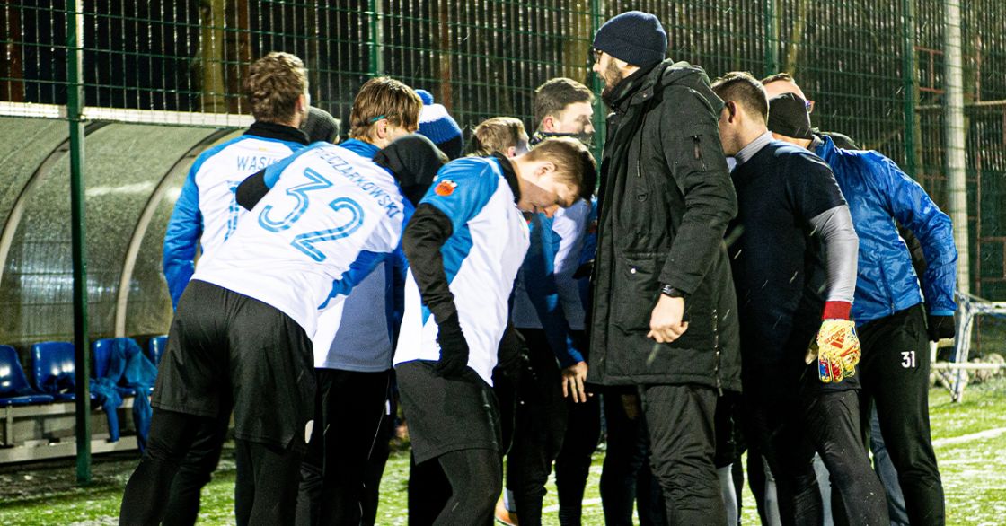 Wysoka porażka z młodzież&oacute;wką Hutnika