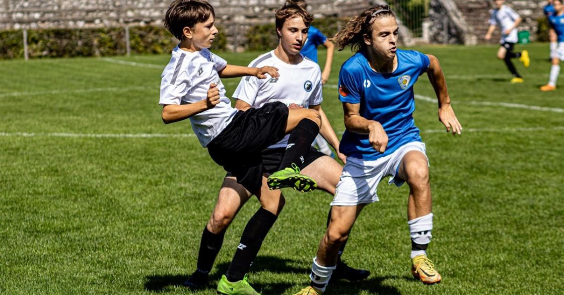 Druga drużyna trampkarzy wysoko z Kmitą